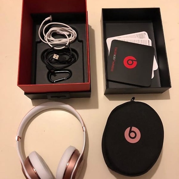 Dr.Dre Beats Solo 3 Wireless Headphones - Picture 2 of 4